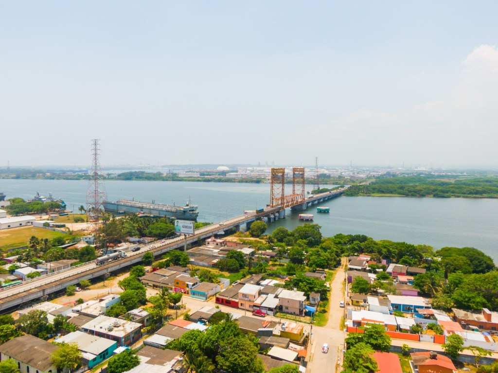 Revela SEMARNAT pasivos ambientales de Celanese e Iquisa en&nbsp;Coatzacoalcos