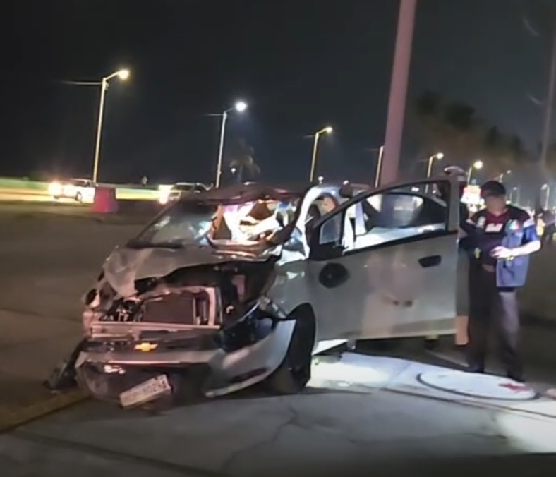 Accidente en el malecón de Coatzacoalcos deja heridos y&nbsp;destrozos