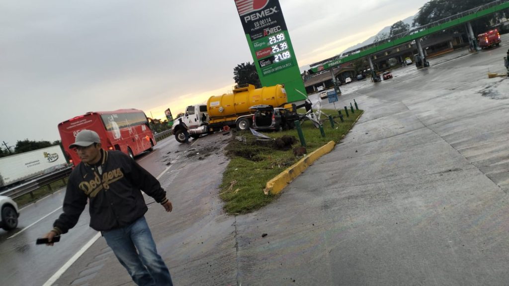 Mega carambola en la autopista Córdoba–Veracruz