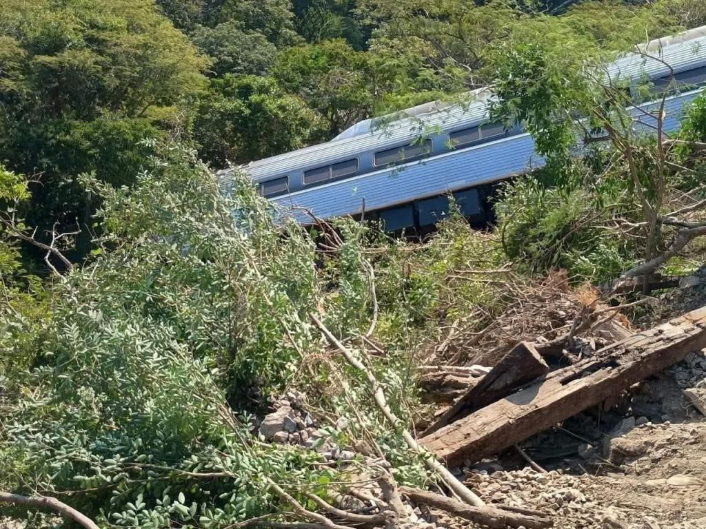 Tres veracruzanos lesionados y tres fallecidos tras accidente del Tren Interoceánico:&nbsp;Gobernadora