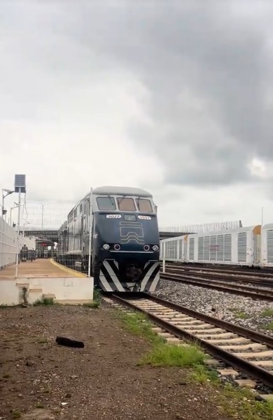 Llegaron a Coatzacoalcos 8 locomotoras ex-Metrolink de California para el Corredor&nbsp;Interoceánico