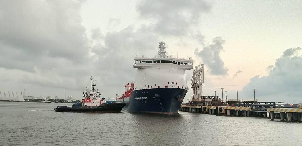 Esta es la poderosa nave que abastece de gas a las industrias de&nbsp;Coatzacoalcos