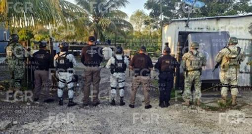 EN DOS CATEOS SIMULTÁNEOS, FGR ASEGURA MÁS DE CUATRO MIL LITROS DE HIDROCARBURO, EN&nbsp;VERACRUZ