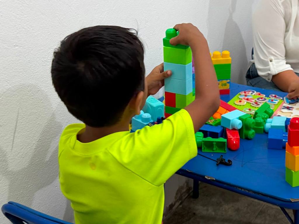 Hallan a niño de 4 años solo en una calle de Coatzacoalcos; el DIF atiende al&nbsp;menor